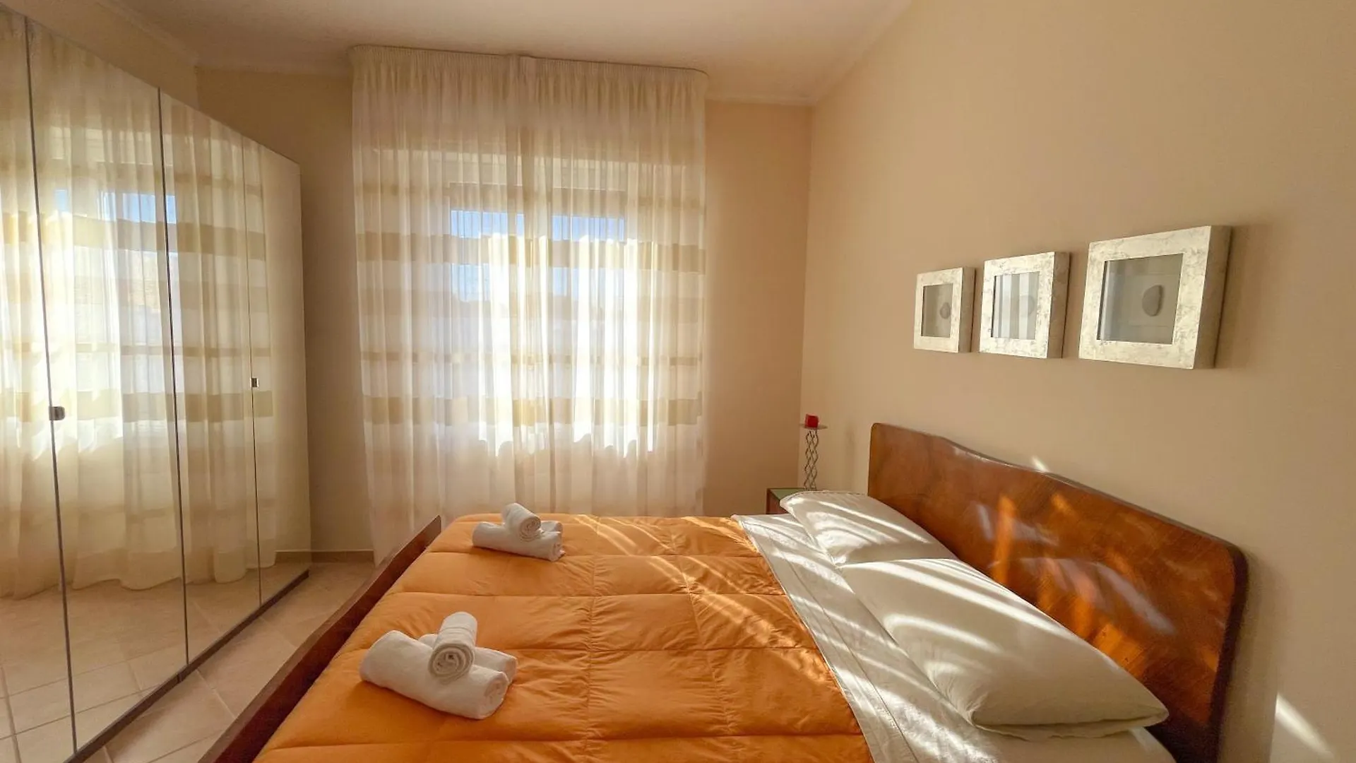 Maria Teresa Apartment - Sophisticated Living And City Links - Quartiere Trieste Rome Italy