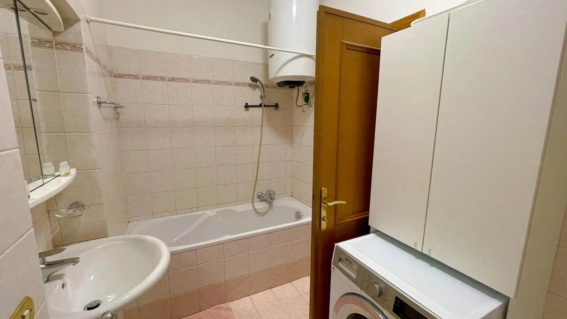 Maria Teresa Apartment - Sophisticated Living And City Links - Quartiere Trieste Рим